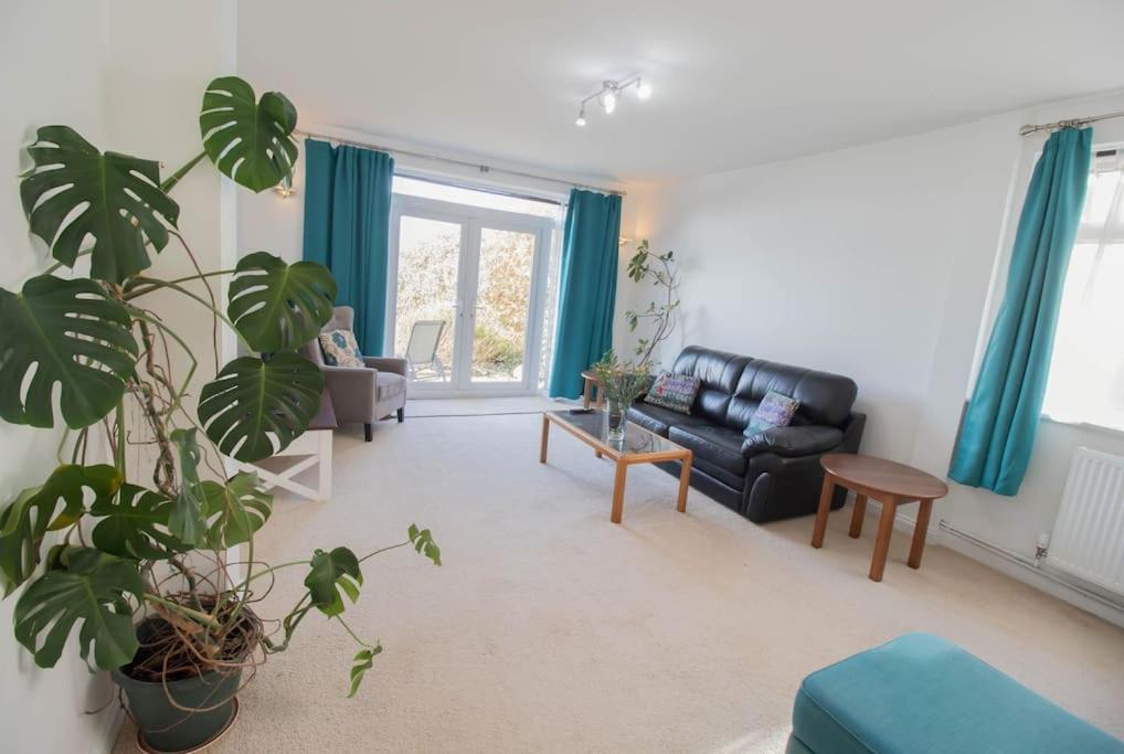 Holiday home Olive Garden By Air Premier